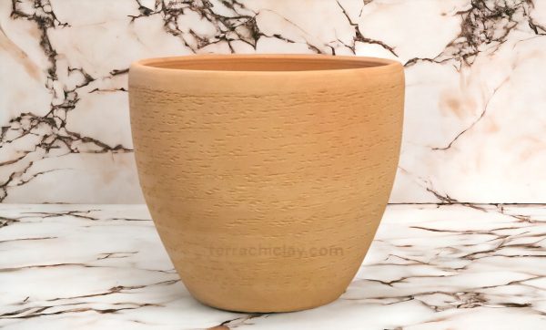 egg planter sesame on creamy marble floor